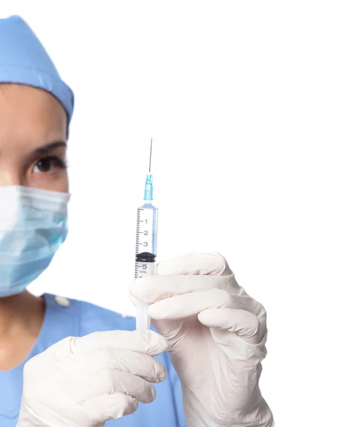 Cerrahi doktor kadın enjektör iğnesi — Stok fotoğraf