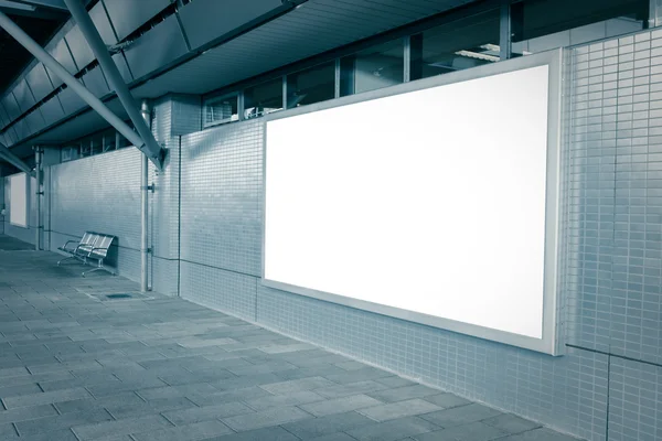 Billboard en blanco con espacio de copia vacío — Foto de Stock