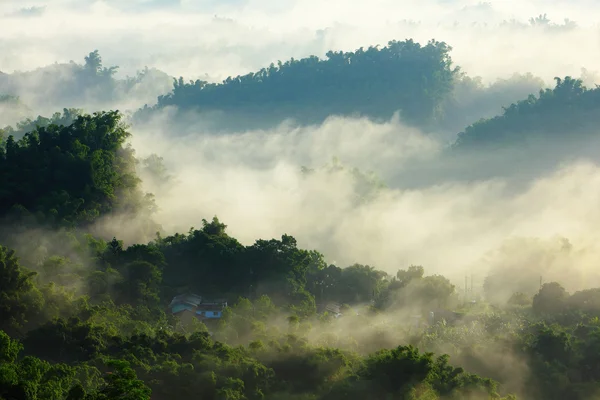 산속에 별장 — 스톡 사진