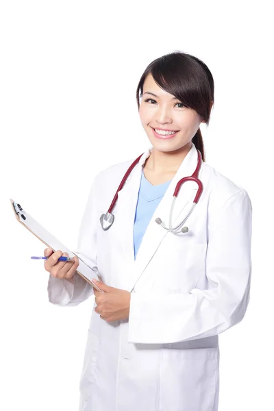 Usmívající se žena doktor drží schránky — Stock fotografie