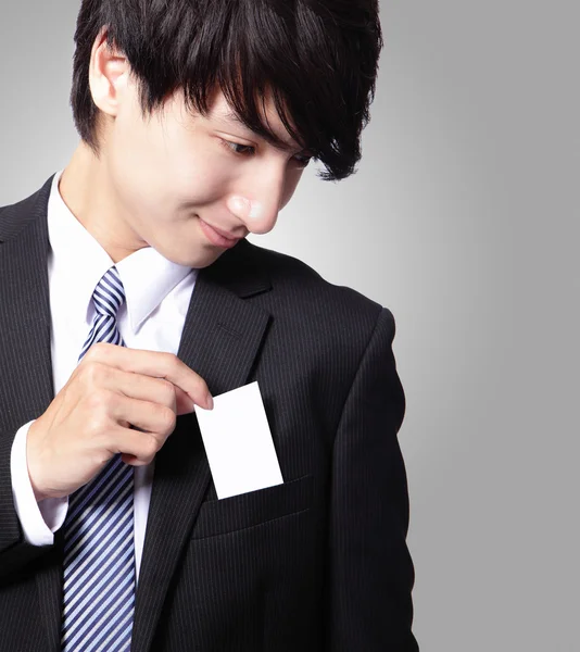 Επαγγελματική κάρτα στην επιχείρηση άνθρωπος κοστούμι τσέπη — Φωτογραφία Αρχείου