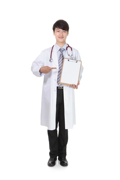 Doctor show empty clipboard with smile face — Stock Photo, Image