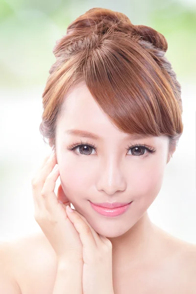 Woman with beauty face and perfect skin — Stock Photo, Image