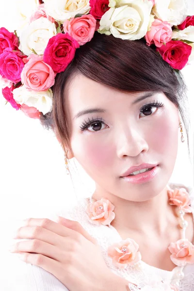 Beauty portrait of bride with roses — Stock Photo, Image