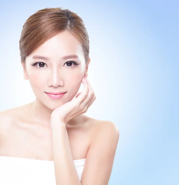 Attractive skin care woman face — Stock Photo, Image