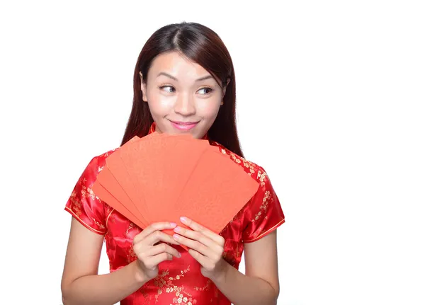 Woman holding red envelope — Stock Photo, Image