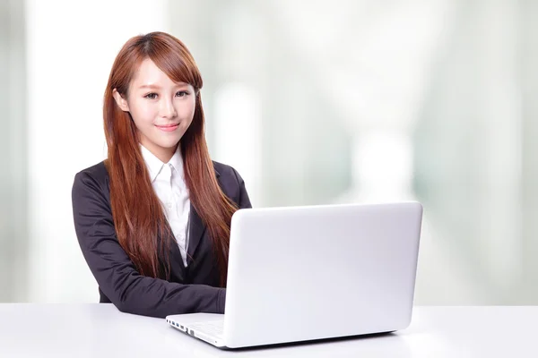 Business woman with notebook — Stock Photo, Image