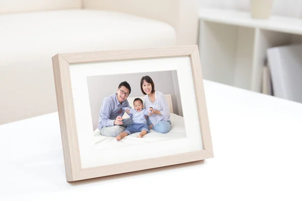 Glückliches Familienfoto — Stockfoto