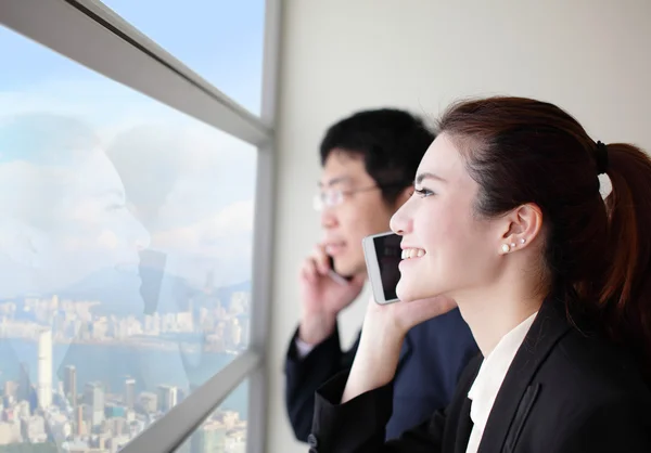 Smile Business team telefono parlante — Foto Stock