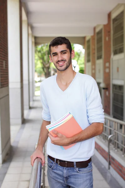 Feliz estudiante masculino — Foto de Stock