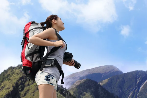 Happy woman mountain hiker — Stock Photo, Image