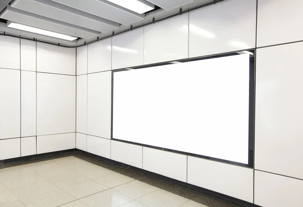 Blanco reclamebord in metrostation — Stockfoto