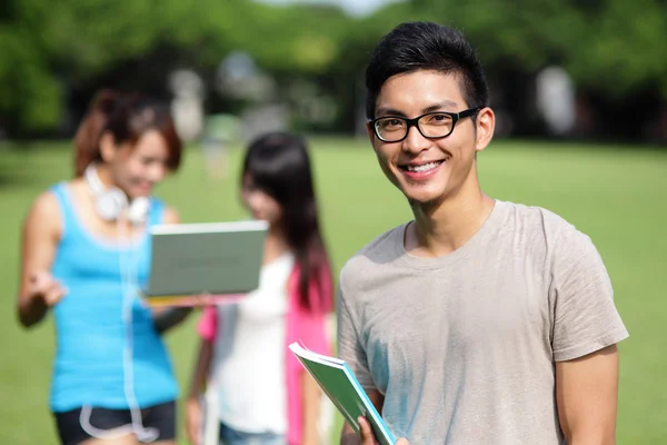 Glada studenter — Stockfoto