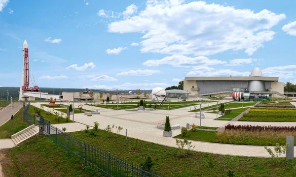 Kosmonautiska Museet Kaluga Raket Planetarium Kupol Park Framför Byggnaden — Stockfoto