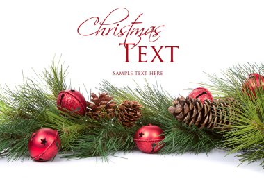 Çamın dalları ile Noel süsler