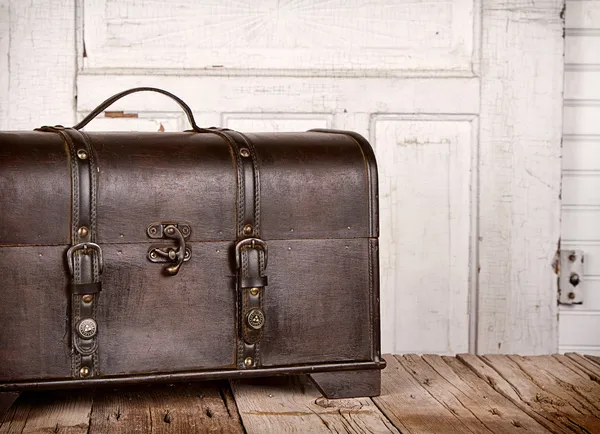 Dřevěný kufr nebo hrudníku — Stock fotografie