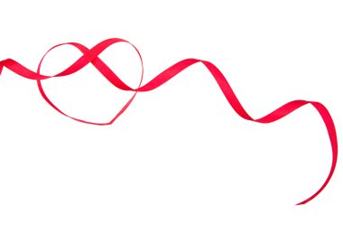 kırmızı kurdele izole kalp şeklinde