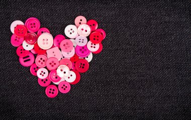 kalp şeklinde pembe düğmeleri