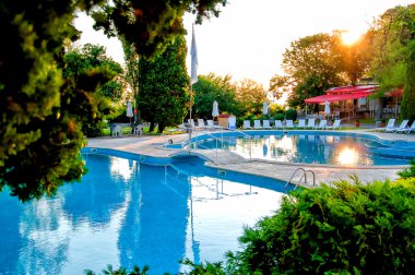 lüks restoran ve Teras tropikal Yüzme Havuzu