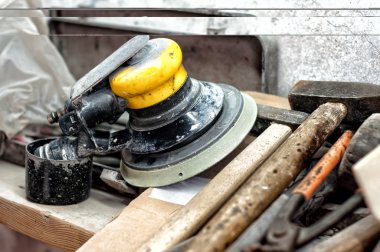 Garaj, çekiç, tornavida ve makine tampon güç araçları