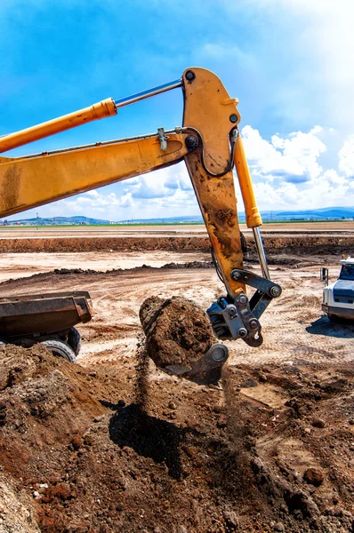 作業掘削と工業建設サイト — ストック写真