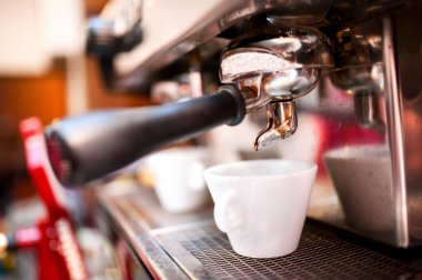 Espresso makinesi ve Kahve kupaları