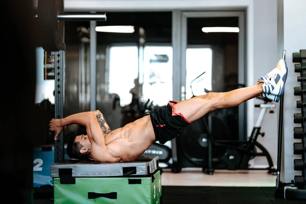 Athletic Muscular Shirtless Man Working Out Abs Gym — Stock Photo, Image