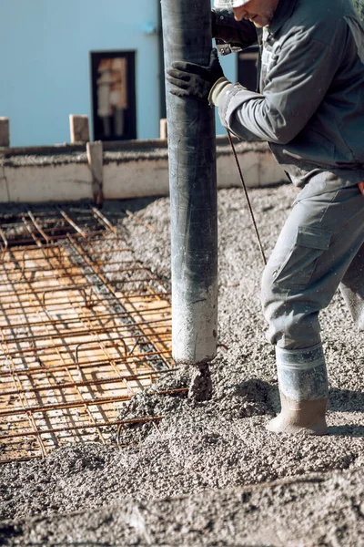 Concrete Automatic Pump Tube Working Construction Site Workers Directing Pouring — Stock Photo, Image