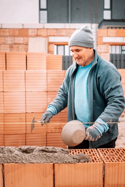 Ipari Részletek Építőipari Tégla Munkás Épület Falai Tégla Habarcs Gumi — Stock Fotó