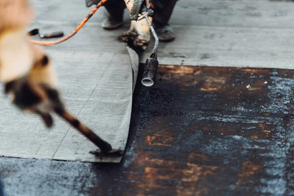 Details Professional Construction Workers Using Blowtorch Flame Glue Waterproof Membrane — Stock Photo, Image