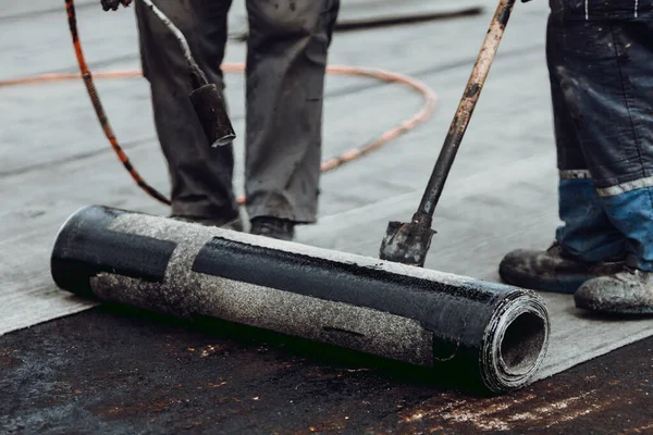 Professional Workers Insulating Rooftop Bitumen Membrane Blowtorch Waterproofing Details Construction — Stock Photo, Image