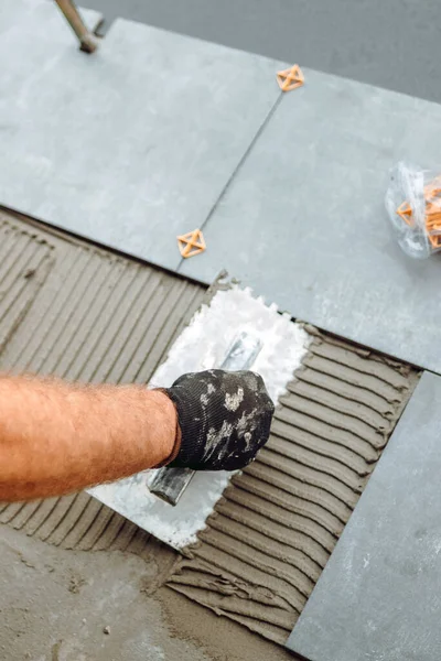 Hand Professional Construction Worker Tiler Laying Adhesive Placing Ceramic Tiles — Stock Fotó