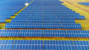 Hava Görüntüleme Güneş Panelleri Öğlen Çölde İnsansız Hava Aracı