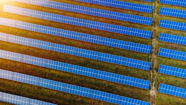 Vista Aérea Paneles Solares Planta Fotovoltaica Fuente Electricidad Alternativa Concepto — Foto de Stock