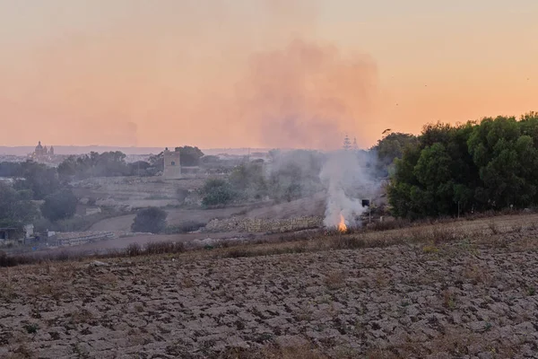 Farmland Landscape Glowing Burn Fire Dry Forest High Risk Fire — Foto Stock