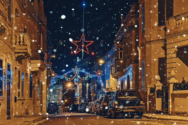 Аутентичная Ночная Улица Старого Города Мальты Рождественскими Огнями Украшения Подсветки — стоковое фото