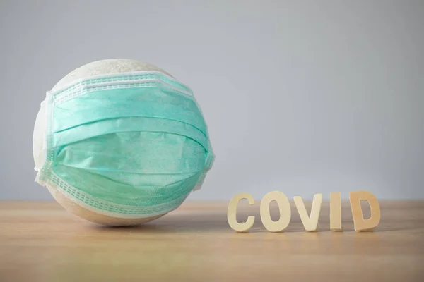 Krankenversicherung Coronavirus Oder Covid Konzept Der Ball Mit Der Grünen — Stockfoto