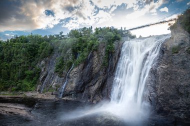 Montmorency Şelaleleri ve Köprü Quebec