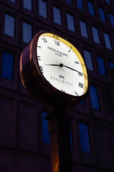 Relógios de rua em Montreal Quebec — Fotografia de Stock