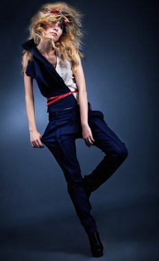 şık moda model mavi tozluk poz