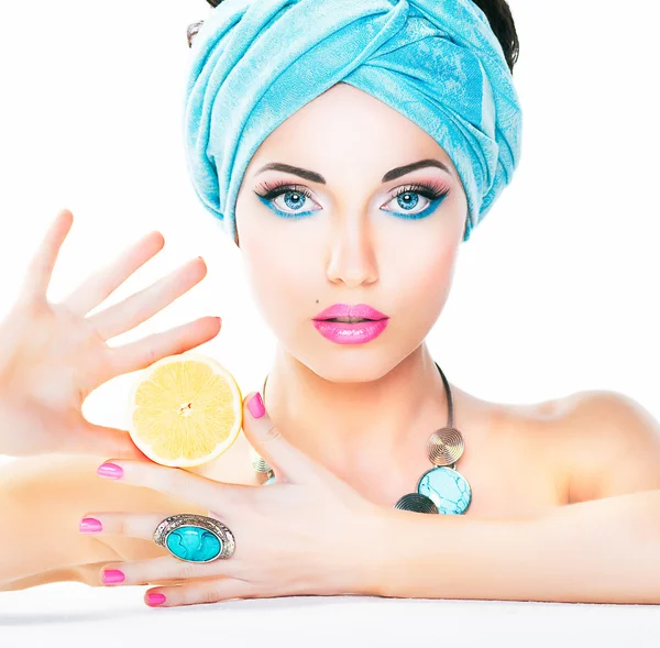 Note di alimentazione, assistenza sanitaria. Nutrizione. Bellezza donna, limone — Foto Stock