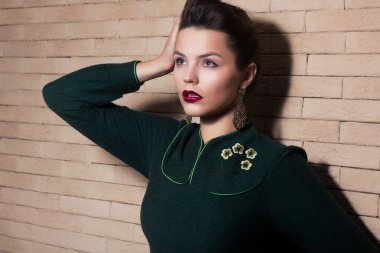 heybetli zarif esmer Bayan - kadınlık ve uyum