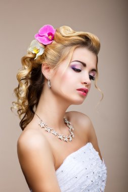 sofistike. reverie şehvetli sevgi gösteren kadın. temiz ve sağlıklı bir cilt. Doğal Güzellik