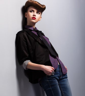 modaya uygun eğilim. reverie pin-up kostüm bağımsız şık kadın. Elegance
