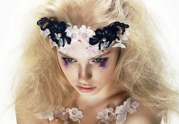 Enigma. översiktsbild av ovanliga konstnärliga trendiga blond kvinna. kreativitet — Stockfoto