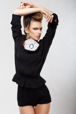Elegance. lüks. siyah şort ultramodern hoş bayan. moda stil