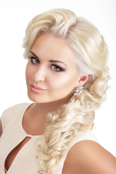 Portrett av unge blonde Glamorous Blond med Tress – stockfoto