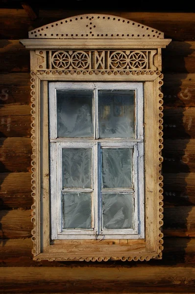 Holzfenster aus alten Zeiten — Stockfoto