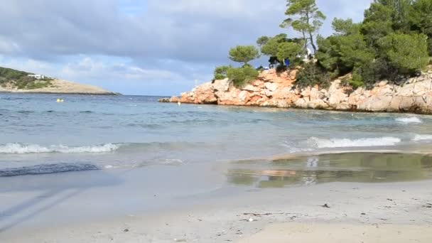 Portinatx παραλία στην Ίμπιζα, Ισπανία — Αρχείο Βίντεο
