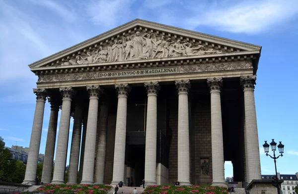 Iglesia de La Madeleine en París, Francia — Foto de Stock